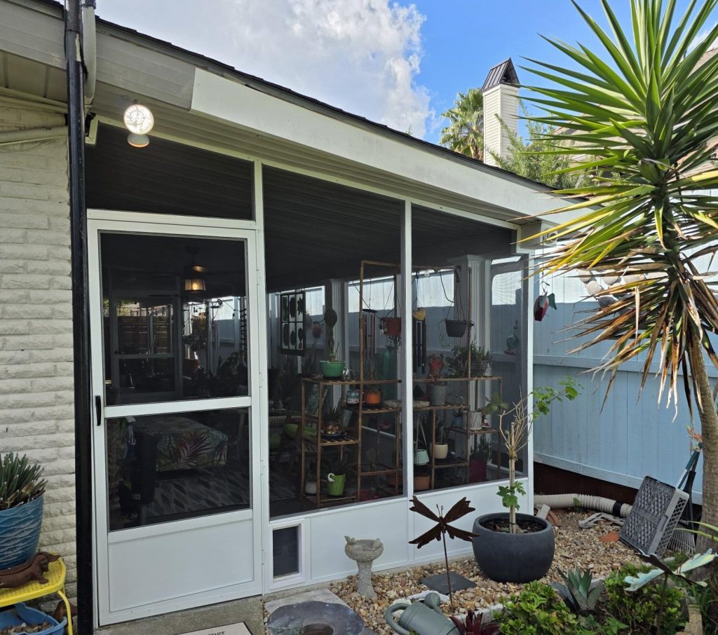 Screen Room Installation In River Ridge